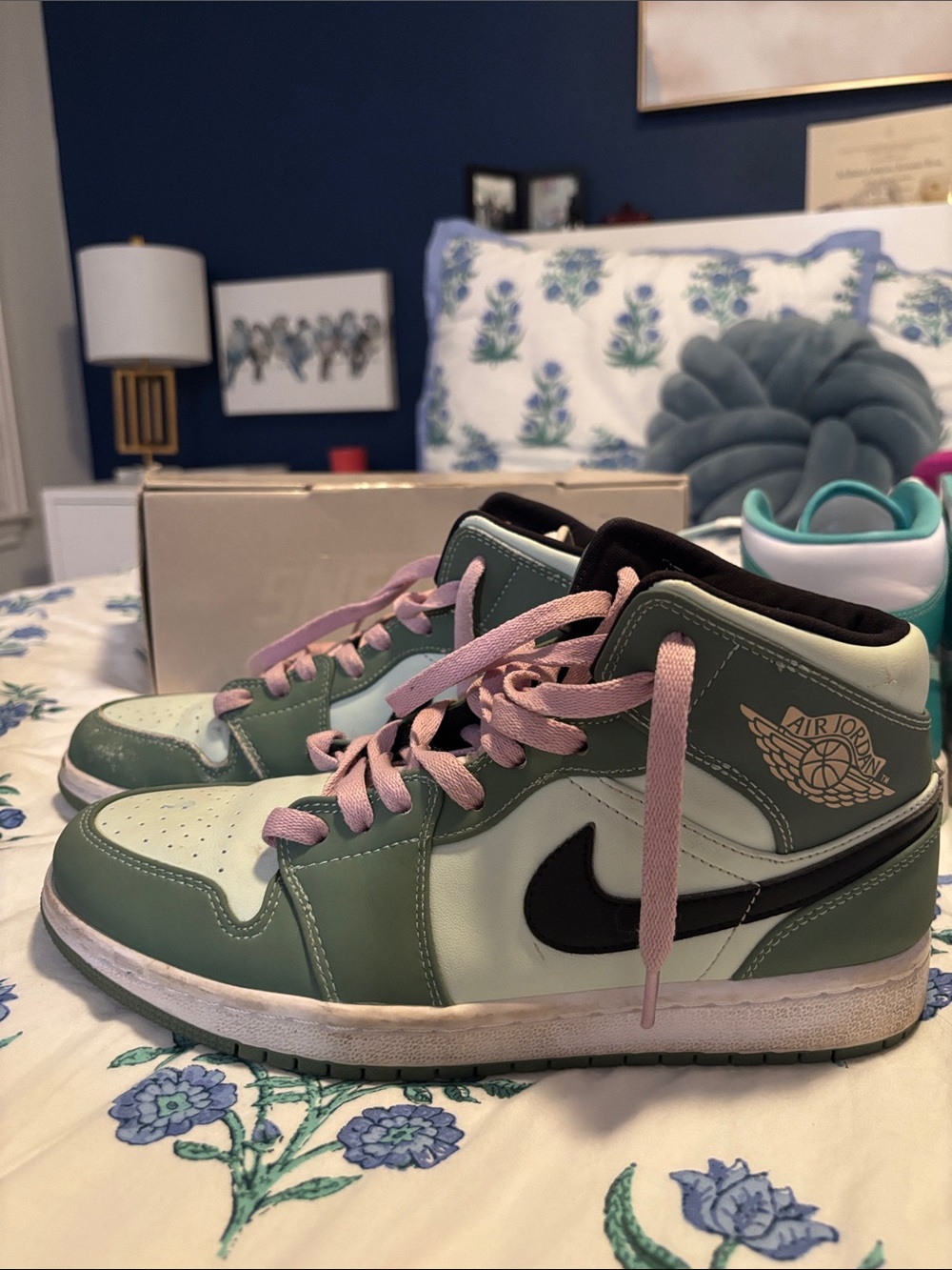 Jordan Air Jordan 1 Mid Green Mint Pink Black